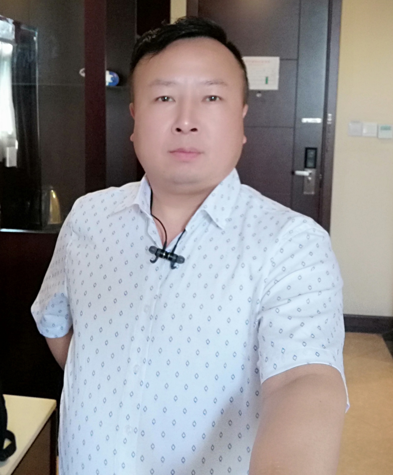 �������^��